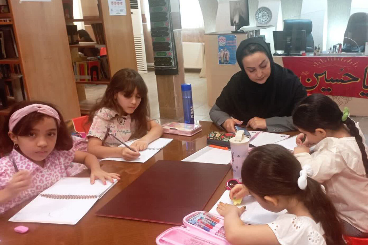 کتابخانه‌های عمومی استان مرکزی میزبان برنامه‌های فرهنگی شدند
