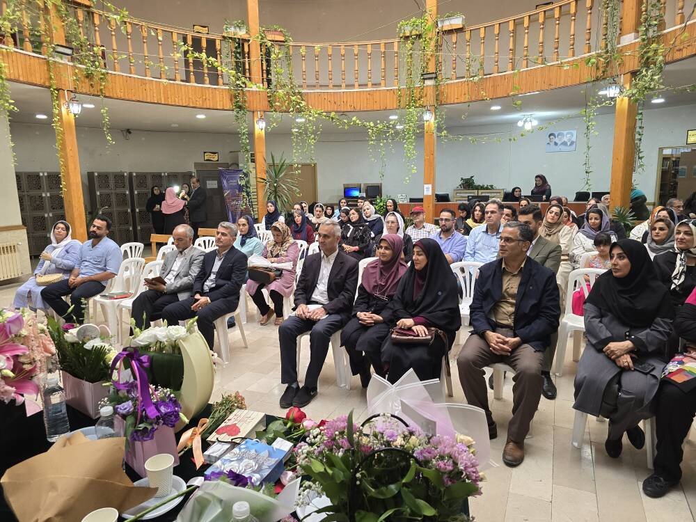 رونمایی از کتابهای «از این خط قرمزها عبور نکنید» و «داستانهایی از جنس عشق» در کتابخانه شهیدان نجاریان بابل