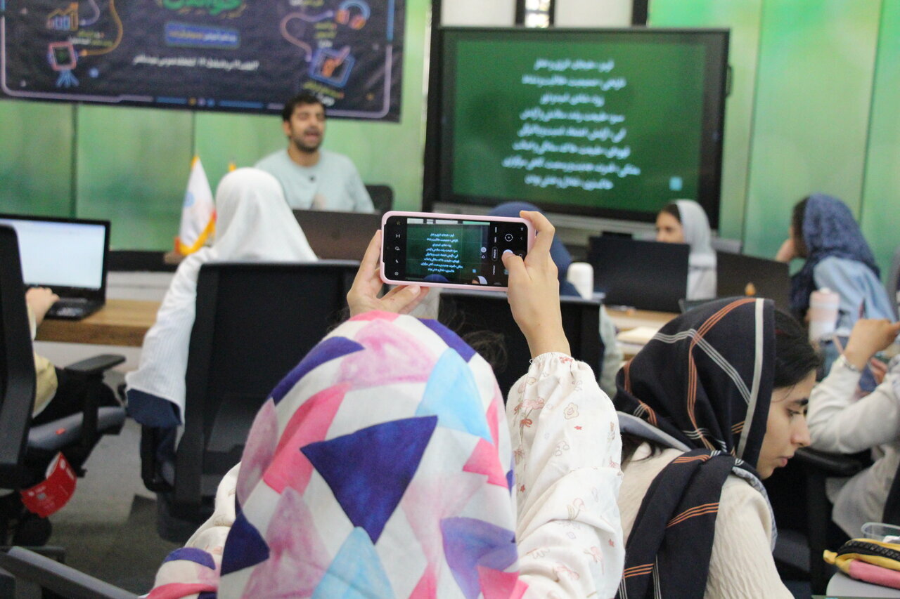 شکلگیری نسل نوجوانان خلاق و توانمند با برگزاری دورههای آموزشی