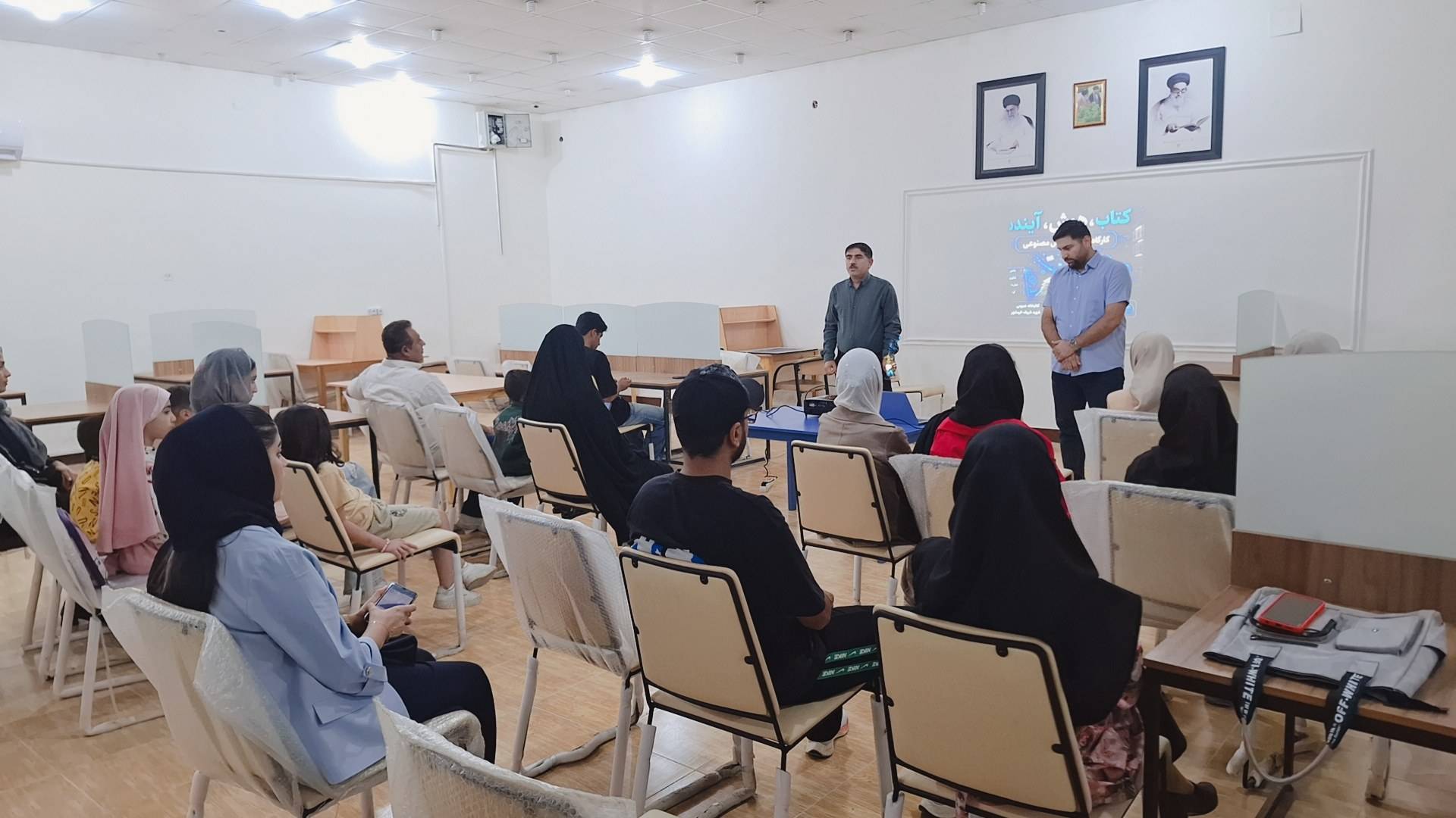 برگزاری کارگاه آموزشی هوش مصنوعی در کتابخانه عمومی شهید شریف خرمشهر
