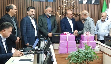سفر یک روزه سرپرست اداره‌کل کتابخانه‌های عمومی استان تهران به شهرستان ورامین/تقدیر از نویسندگان بومی با حضور فرماندار