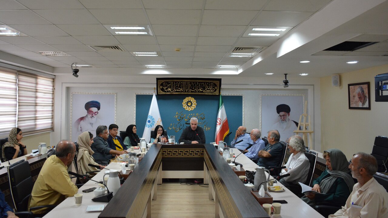 حمایت از پدیدآورندگان بومی و بهره‌گیری از ظرفیت پیشکسوتان شعر و ادب