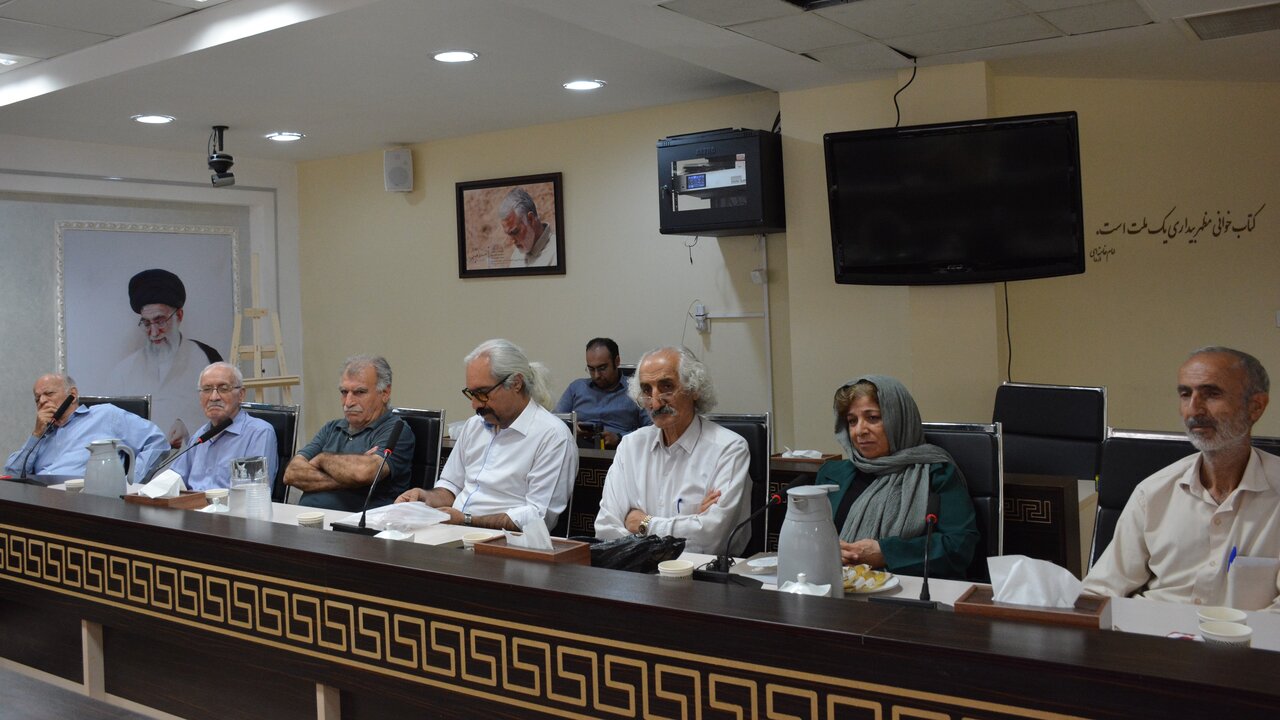 حمایت از پدیدآورندگان بومی و بهرهگیری از ظرفیت پیشکسوتان شعر و ادب