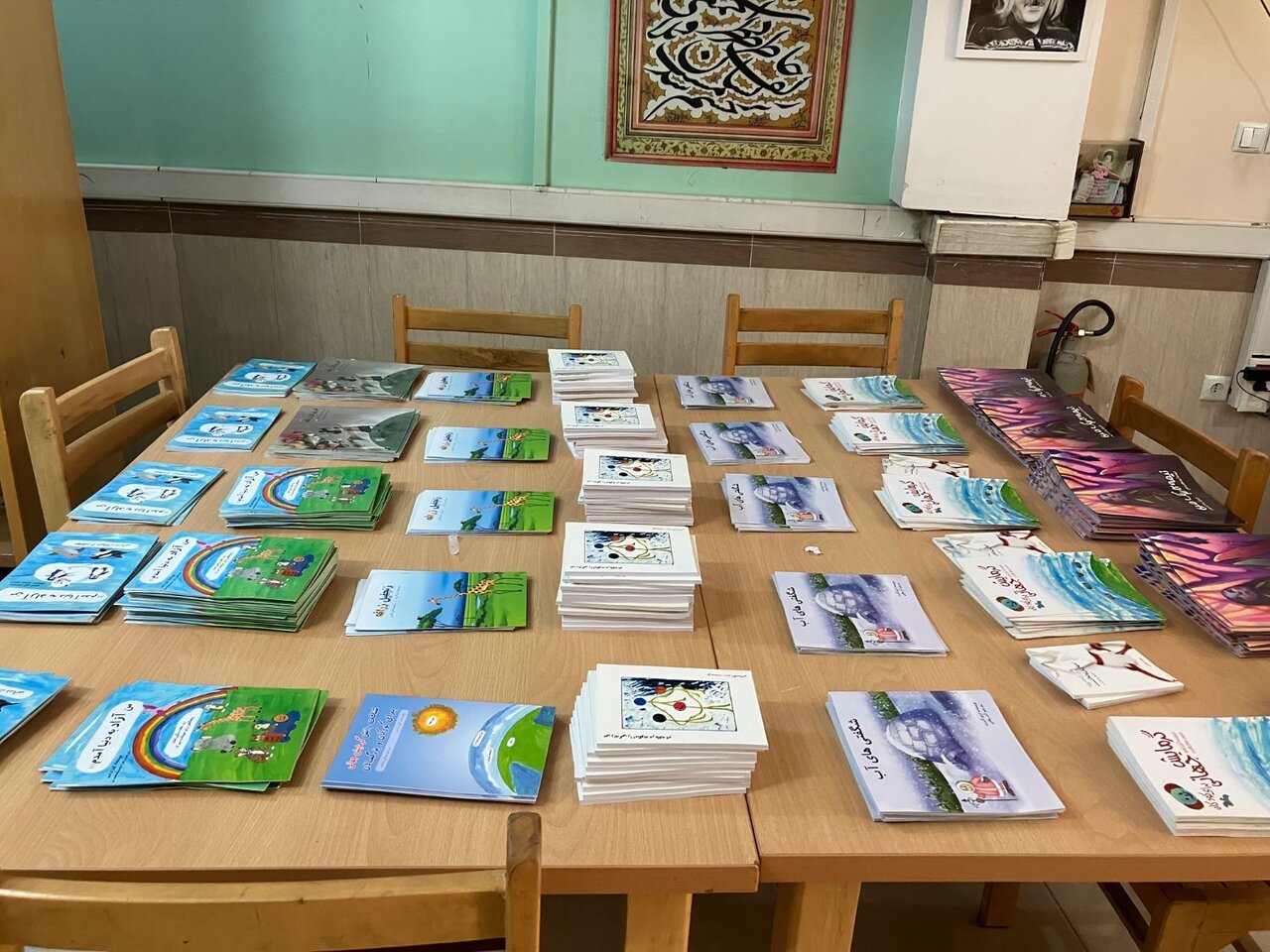 اهدای بالغ بر هزار جلد کتاب به کتابخانه عمومی سید سجاد و سیده فاطمه موسوی زنجان