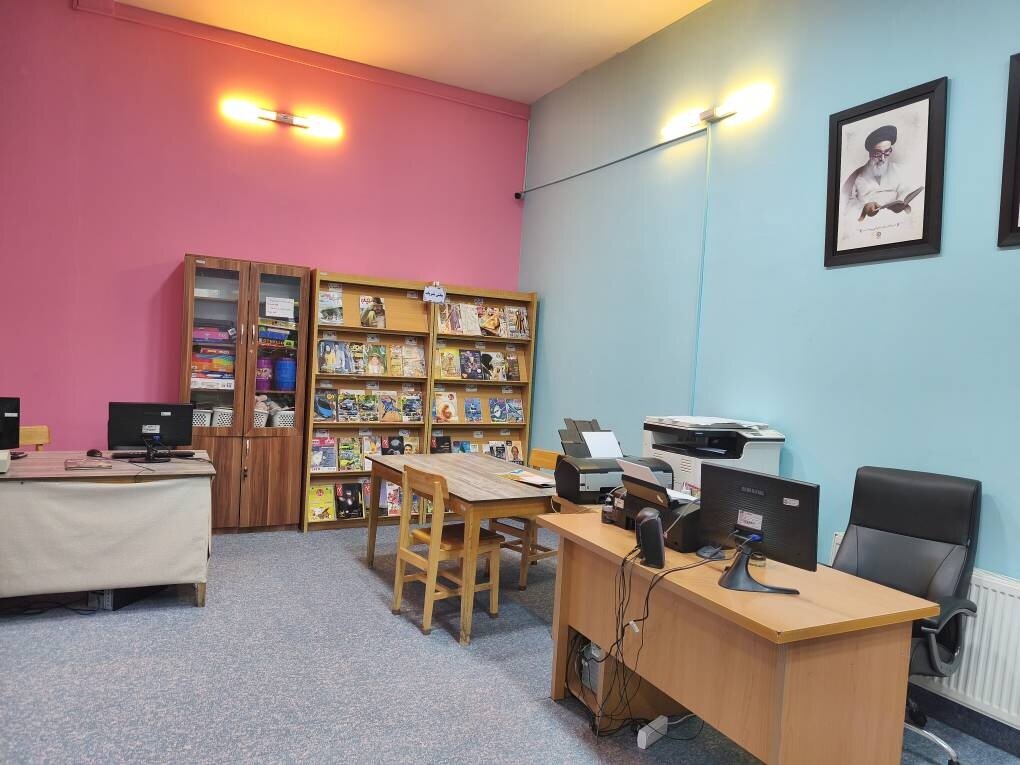 جنگ نابرابر کتاب و موبایل؛ کتابخانهای که تصمیم گرفت نبازد