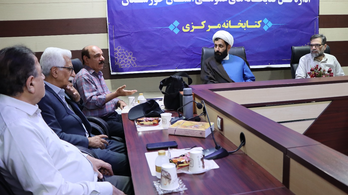 نشست هم‌اندیشی مدیران و دبیران محافل ادبی کتابخانه‌های عمومی استان خوزستان برگزار شد