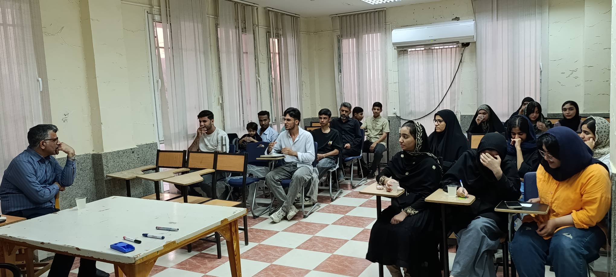 از «مادر و کودک» تا «نوجوان امروز، جامعه فردا»؛ کتابخانههای هرمزگان، کانونی برای مهارتآموزی و رشد اجتماعی