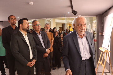 نمایشگاه مستندنگاری «محرّم در فرهنگ مردم یزد» در نگارخانه کتابخانه مرکزی یزد افتتاح شد
