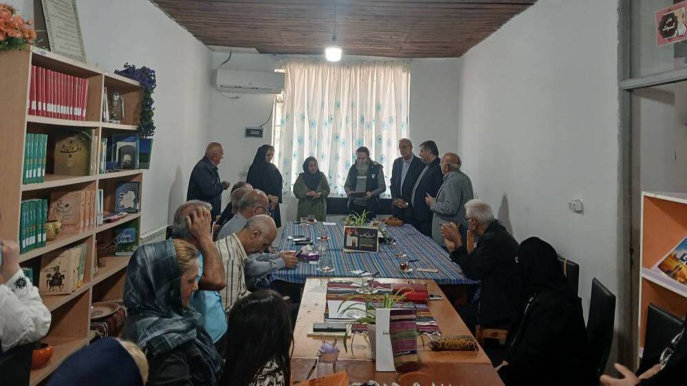 کتاب «آلاشت، شهر جاجیمهای رنگارنگ» در کتابخانه شهدای آلاشت نقد و بررسی شد