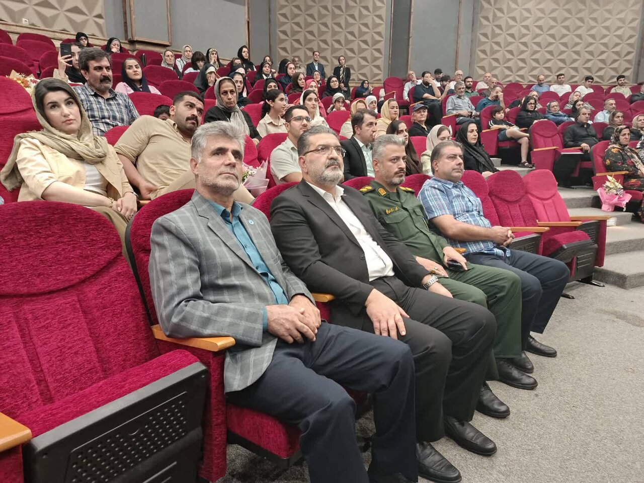 رونمایی از «آئینه‌های مات»، «سرباز دلبسته» و «همش تره صدا زنوم» در تنکابن