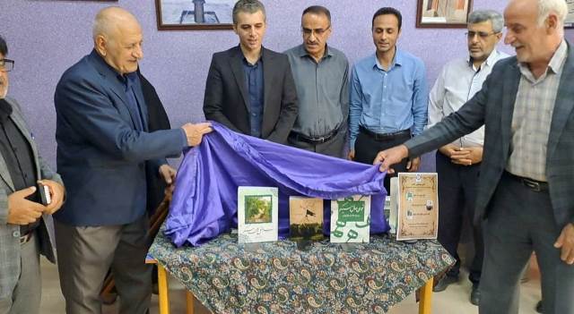 جلسه انجمن کتابخانههای عمومی شهمیرزاد برگزار شد/ رونمایی از سه عنوان کتاب