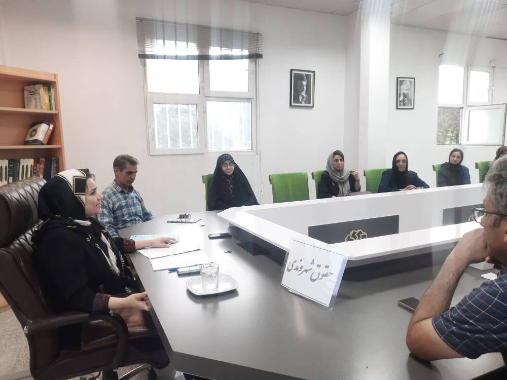 بررسی ابعاد حقوقی جنایات جنگی و حمایت از غیرنظامیان در کتابخانه مرکزی بجنورد
