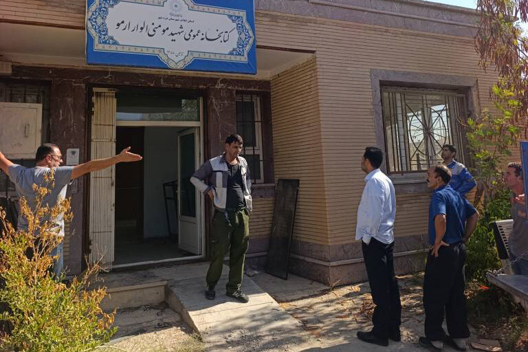 آمادهسازی کتابخانه شهید مومنی ارمو برای بازگشت به چرخه خدمترسانی