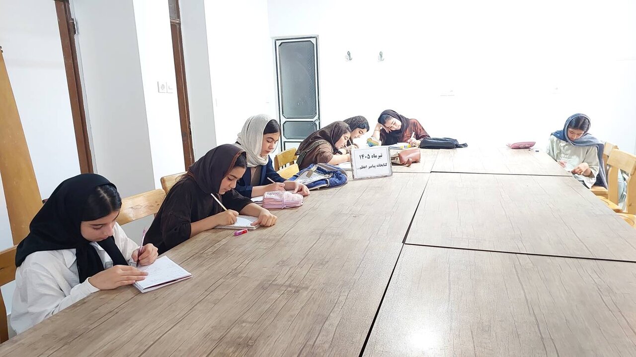 کتابخانه پیامبر اعظم (ص) گرمه، همراه دانشآموزان در مسیر آمادگی تحصیلی