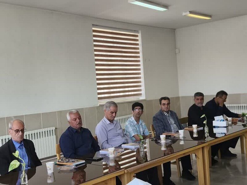 برگزاری آیین رونمایی از کتاب «وزوان دیاری کهن با دژهای استوار» در کتابخانه عمومی بعثت وزوان