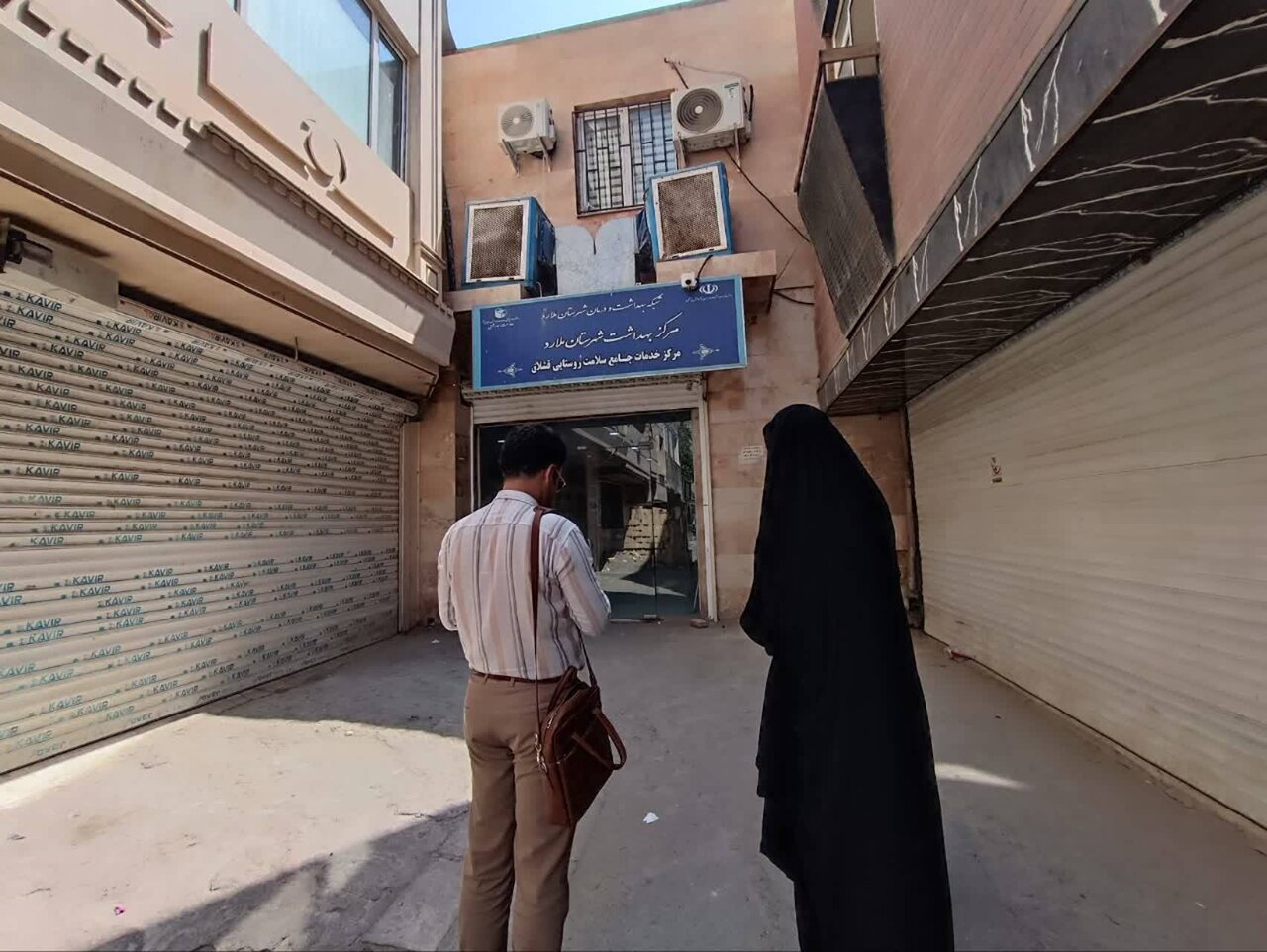 بازدید کارشناس امور کتابخانه‌های استان تهران از کتابخانه شهید شهریاری قشلاق ملارد