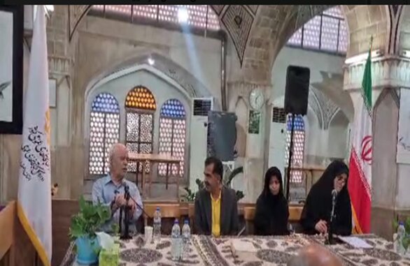 آیین رونمایی از کتاب «سیمای کاشان در آینه شعر» برگزار شد