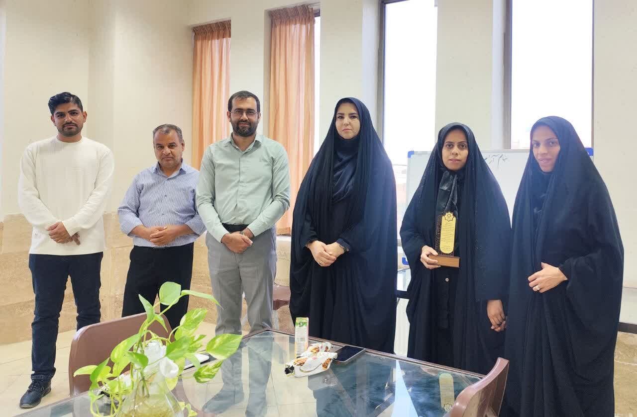 تقدیر از دو چهره برتر کتابخوانی شهر طالخونچه