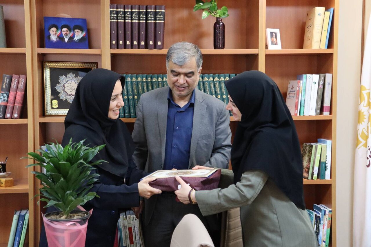 آیین معارفه ذیحساب جدید اداره‌کل کتابخانه‌های عمومی استان قزوین با حضور رئیس خزانه معین استان