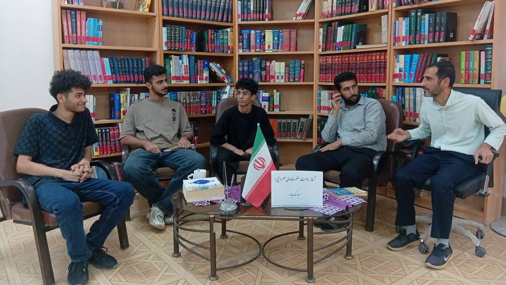 سومین نشست محفل ادبی «شمیم سخن» در آبادان برگزار شد