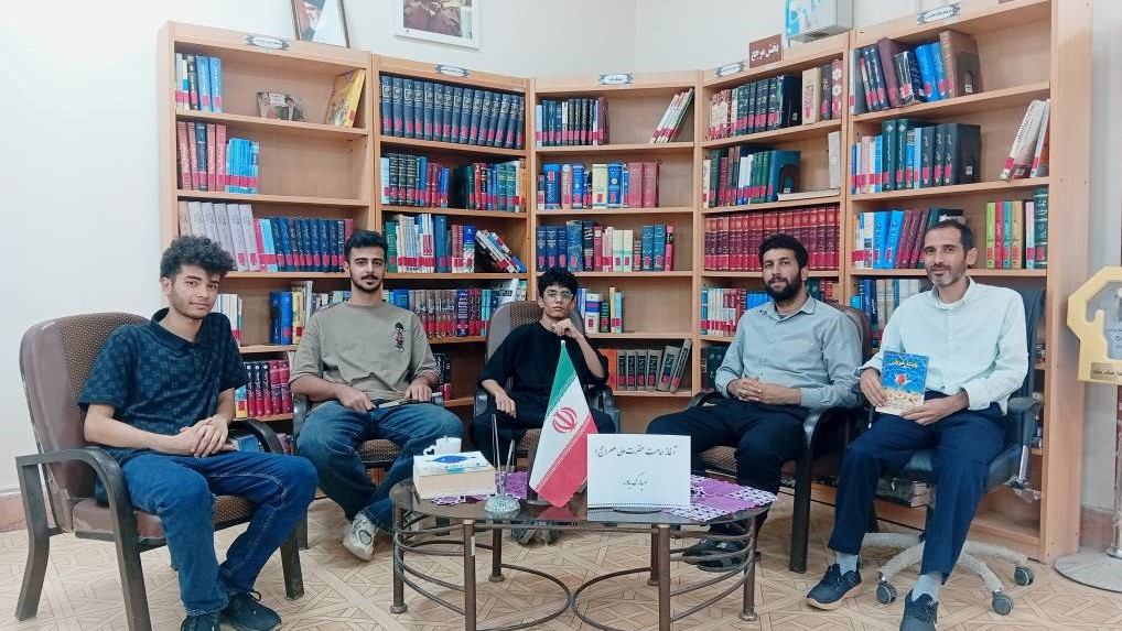 سومین نشست محفل ادبی «شمیم سخن» در آبادان برگزار شد