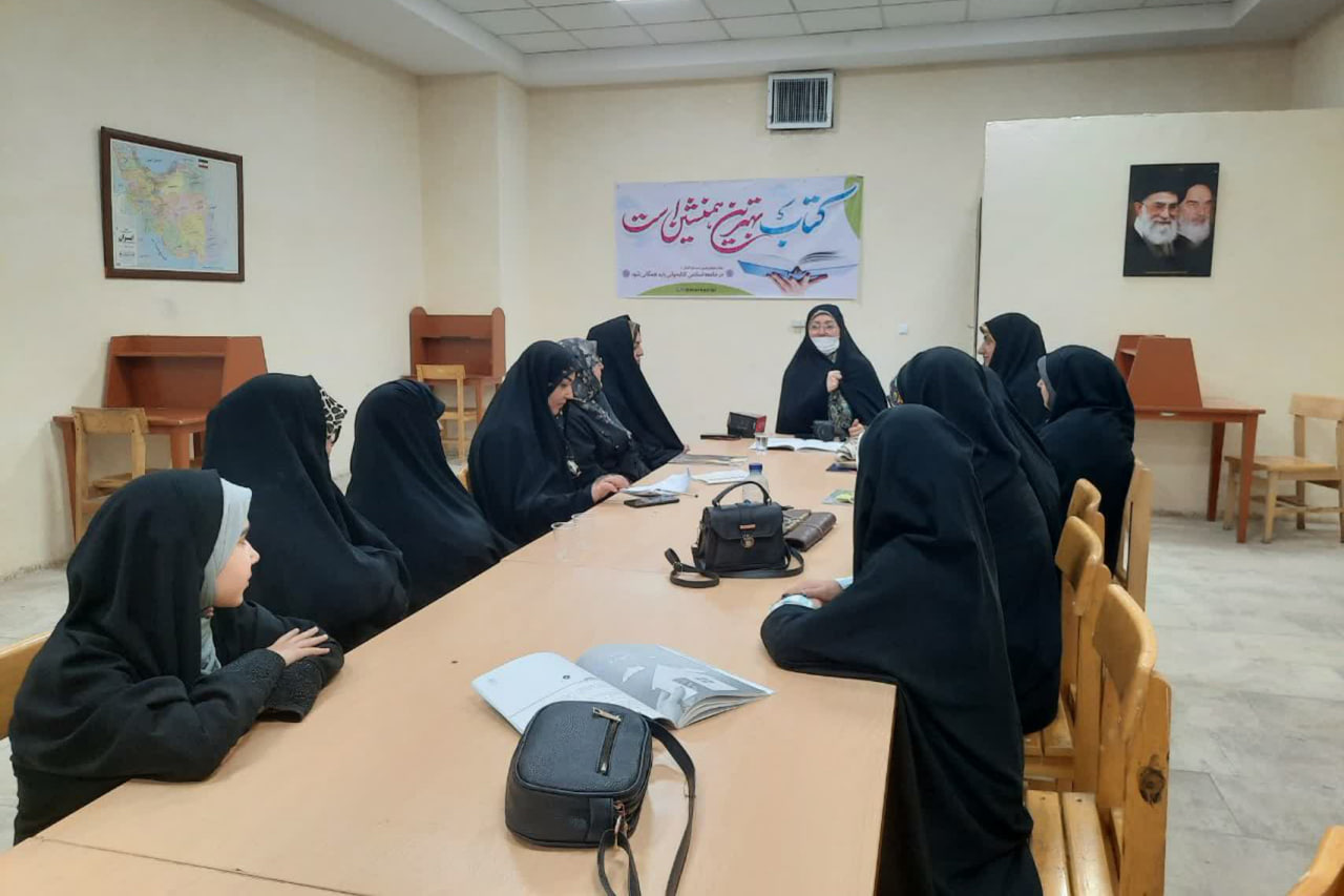 از سلامت روان تا دانایی کودکان در کتابخانههای عمومی استان مرکزی