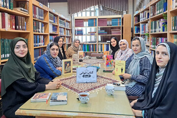 باشگاه کتابخوانی کتابخانه اقبال (4).jpg