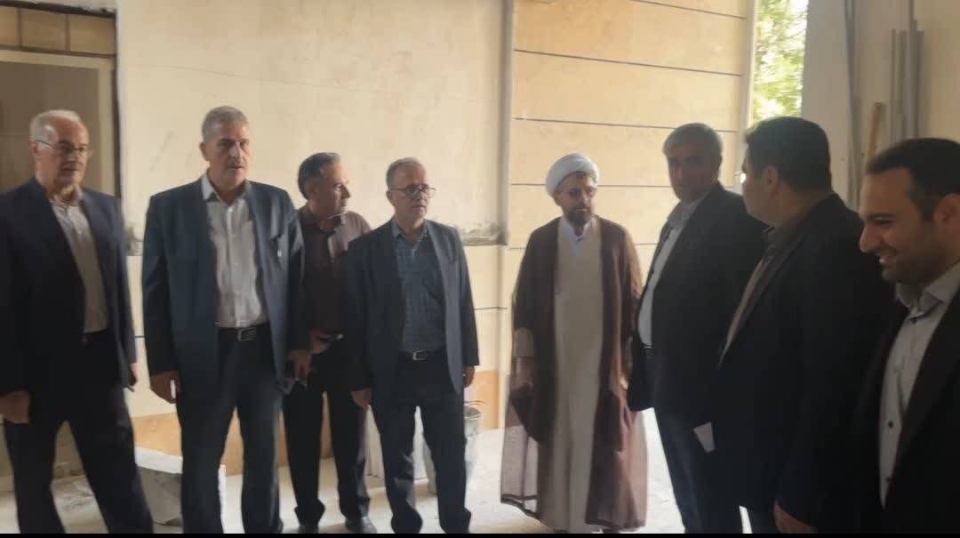 تأکید فرماندار، امام جمعه و نماینده مجلس بر تسریع در تکمیل کتابخانه عمومی مدرس خرمدره