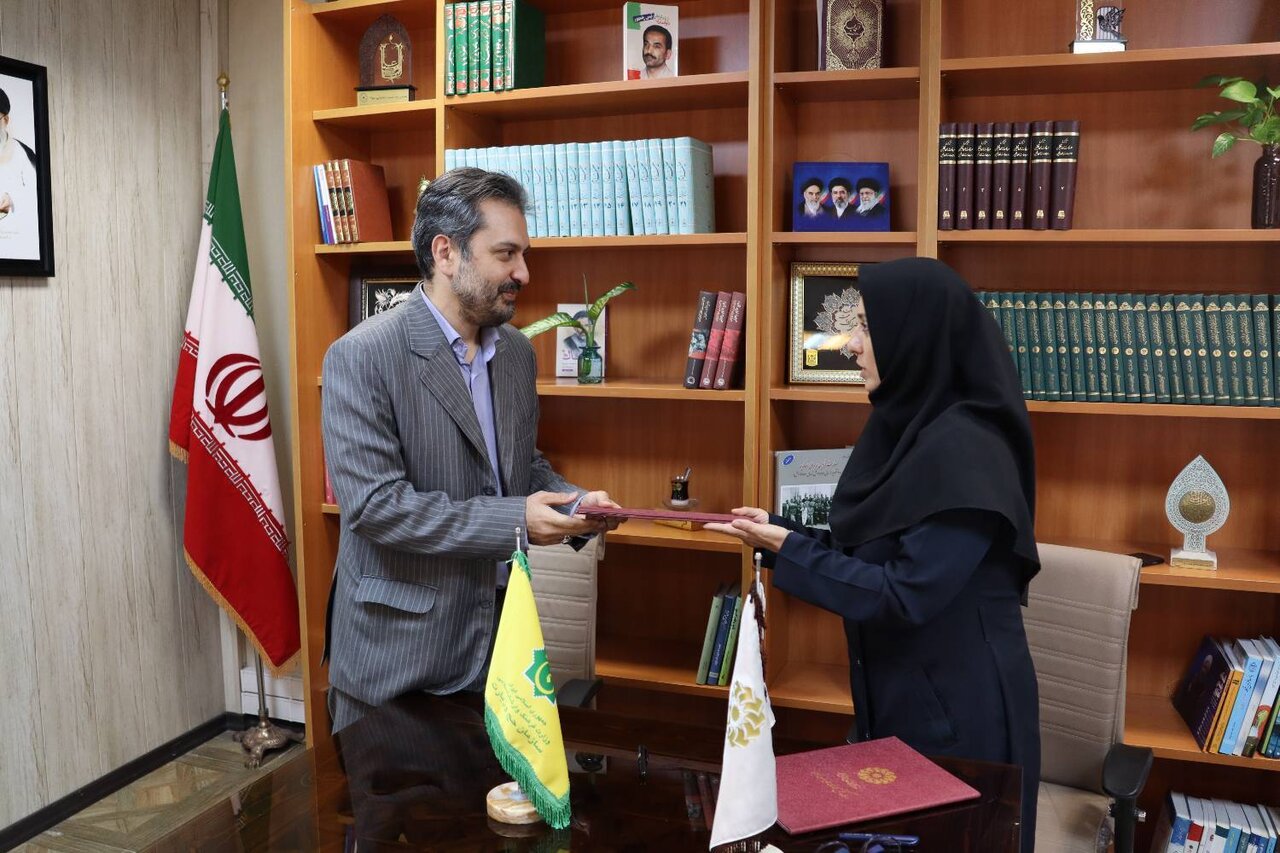 تفاهمنامه همکاری کتابخانههای عمومی و سازمان حج و زیارت استان قزوین به امضا رسید