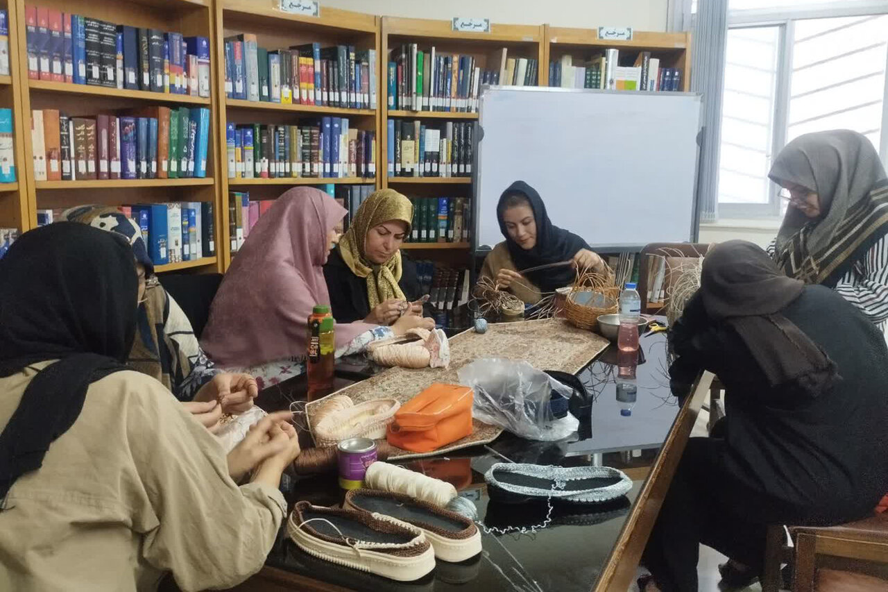 تابستان در کتابخانه دکتر حصیبی اراک تعطیل نیست