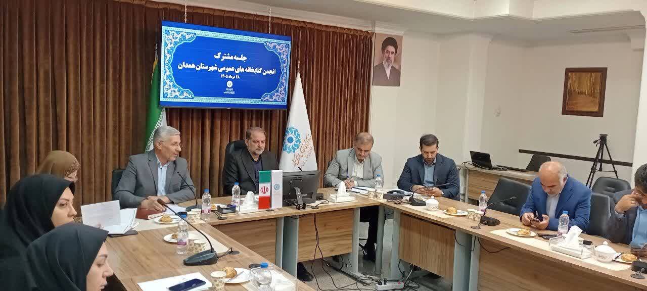 کتابخوانی، سلاحی مؤثر در برابر توطئههای دشمن