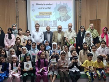 نشست گفت‌وگوی صمیمانه دوستداران کتاب با فرهاد حسن‌زاده در پاکدشت