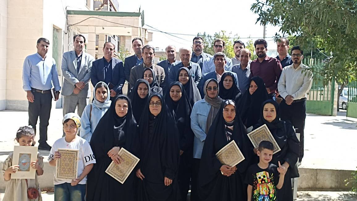 تکمیل کتابخانه استاندارد قروه درگزین را با جدیت دنبال می‌کنیم