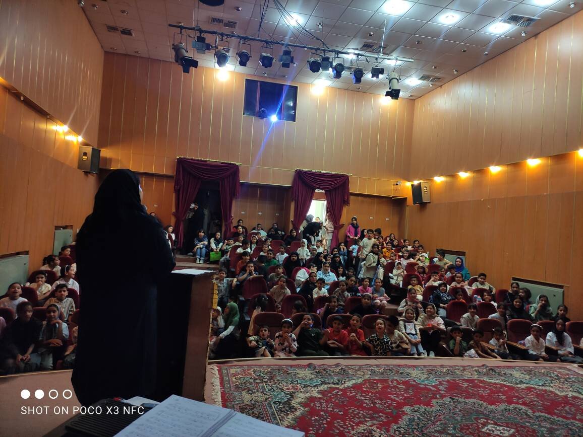 برگزاری ویژه‌برنامه عصرانه‌های «کتاب ببینیم» در کتابخانه‌های عمومی کرمان