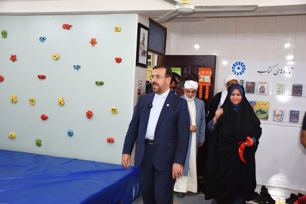 آغاز بهره‌برداری از پروژه‌های هفته دولت فارس با افتتاح کتابخانه «شیخ ابونجمی» شهرستان خنج
