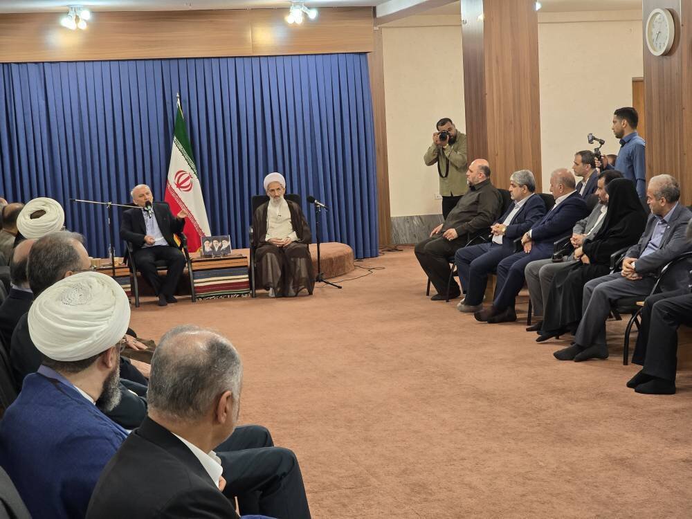 مسئولان اجرایی مازندران با نماینده ولی‌فقیه دیدار کردند