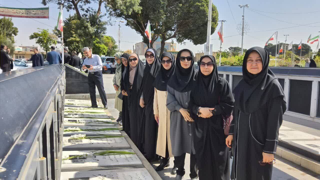 تجدید میثاق مدیران دستگاه‌های اجرایی قزوین با آرمان‌های شهدا در آستانه هفته دولت