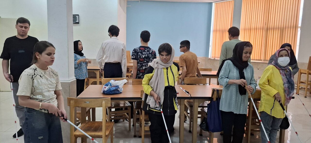 برگزاری دومین جلسه کارگاه آموزشی «جهت‌یابی و تحرک» در کتابخانه شهید رجایی ملارد