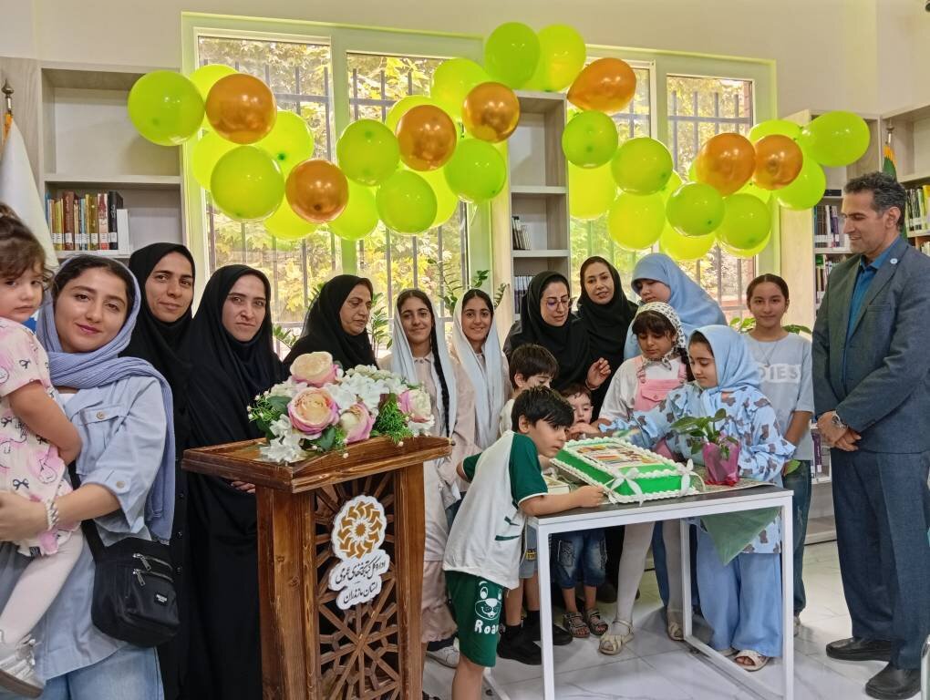 «جشن تولد یک کتابخانه» با حضور اعضا برگزار شد