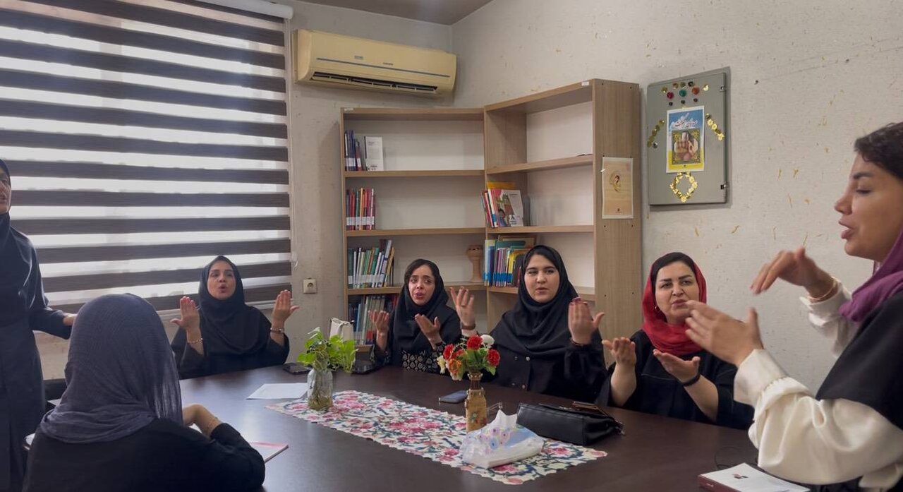 «کلاس تمرین سرود گروهی ویژه ناشنوایان» در کتابخانه شهیدان نجاریان بابل برگزار می‌شود