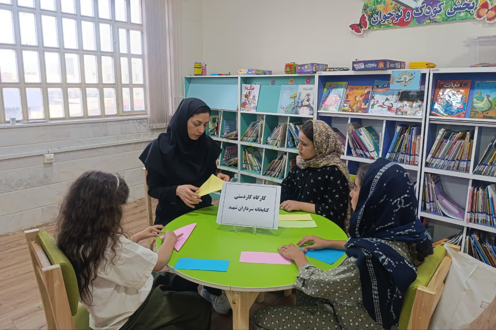 کودکان خمین در کتابخانه سرداران شهید تجربهای متفاوت رقم زدند
