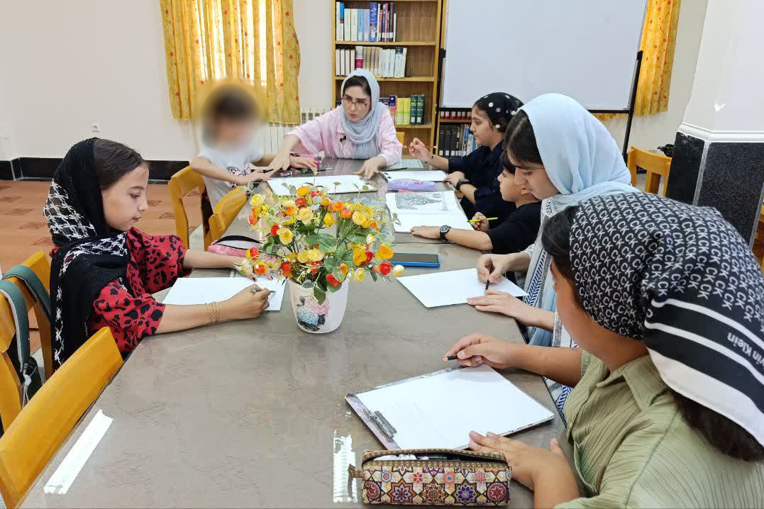 برگزاری برنامه‌ ویژه مادران و کودکان در کتابخانه شهدای شازند