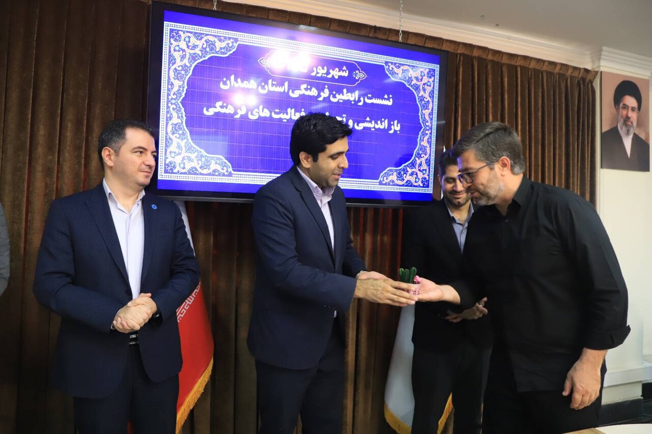 کتابخانه‌ها را به پایگاه‌های اجتماعی مؤثر تبدیل کنیم