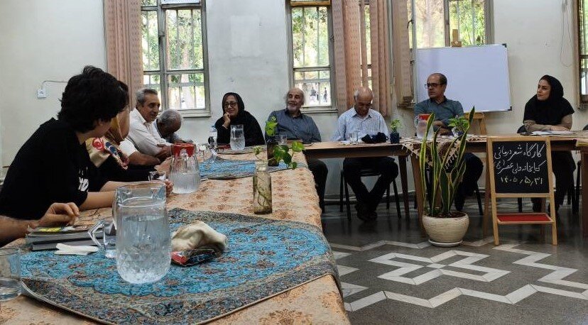 برگزاری اولین کارگاه شعر درمانی ورامین در کتابخانه ولیعصر (عج)