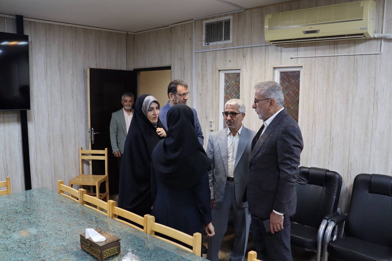 بازدید معاون سیاسی، امنیتی و اجتماعی استانداری قزوین از ادارهکل کتابخانههای عمومی استان