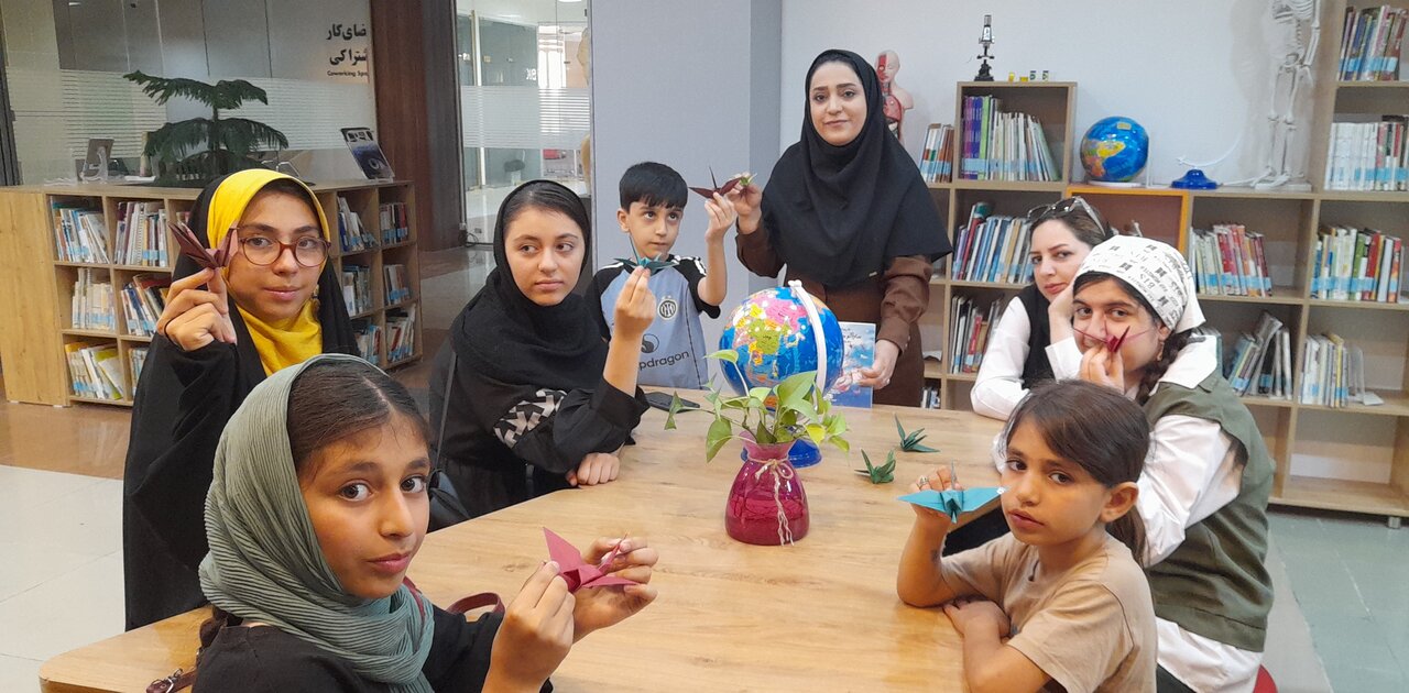 تابستانی برای کشف، یادگیری و خلاقیت نوجوانان در تالار علم و خلاقیت کتابخانه مرکزی ارومیه