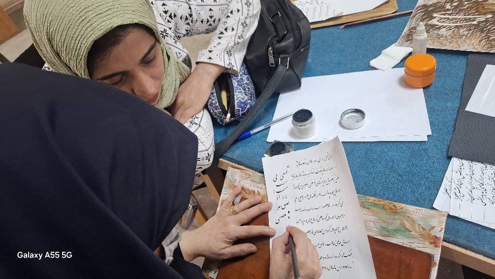 استمرار برنامه‌های فرهنگی و آموزشی در کتابخانه عمومی شهدای محراب