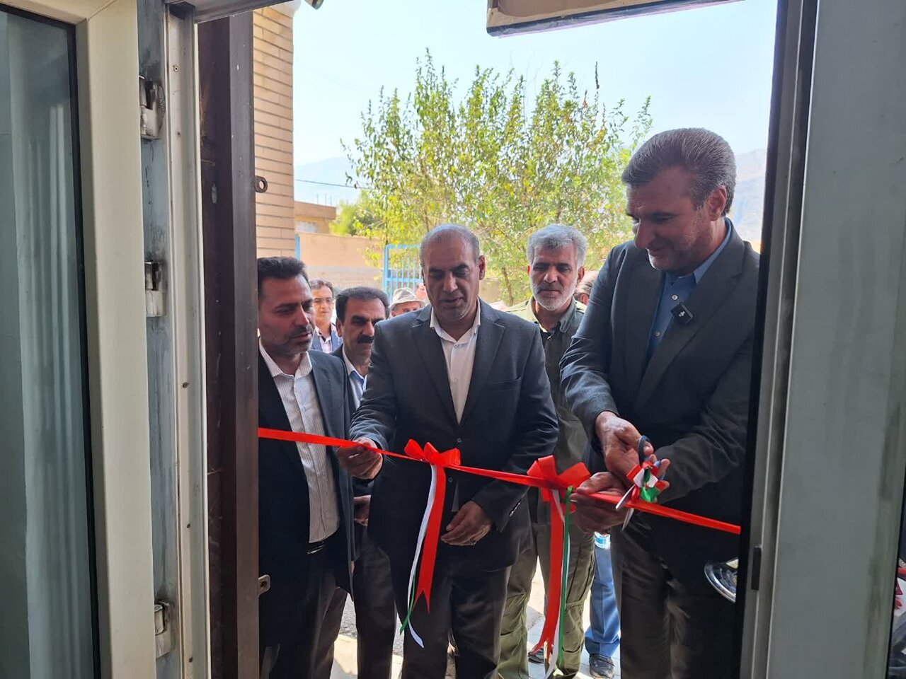 پیشخان خدمات کتابخانه‌ای شهید مومنی‌الوار روستای ارمو بازگشایی شد