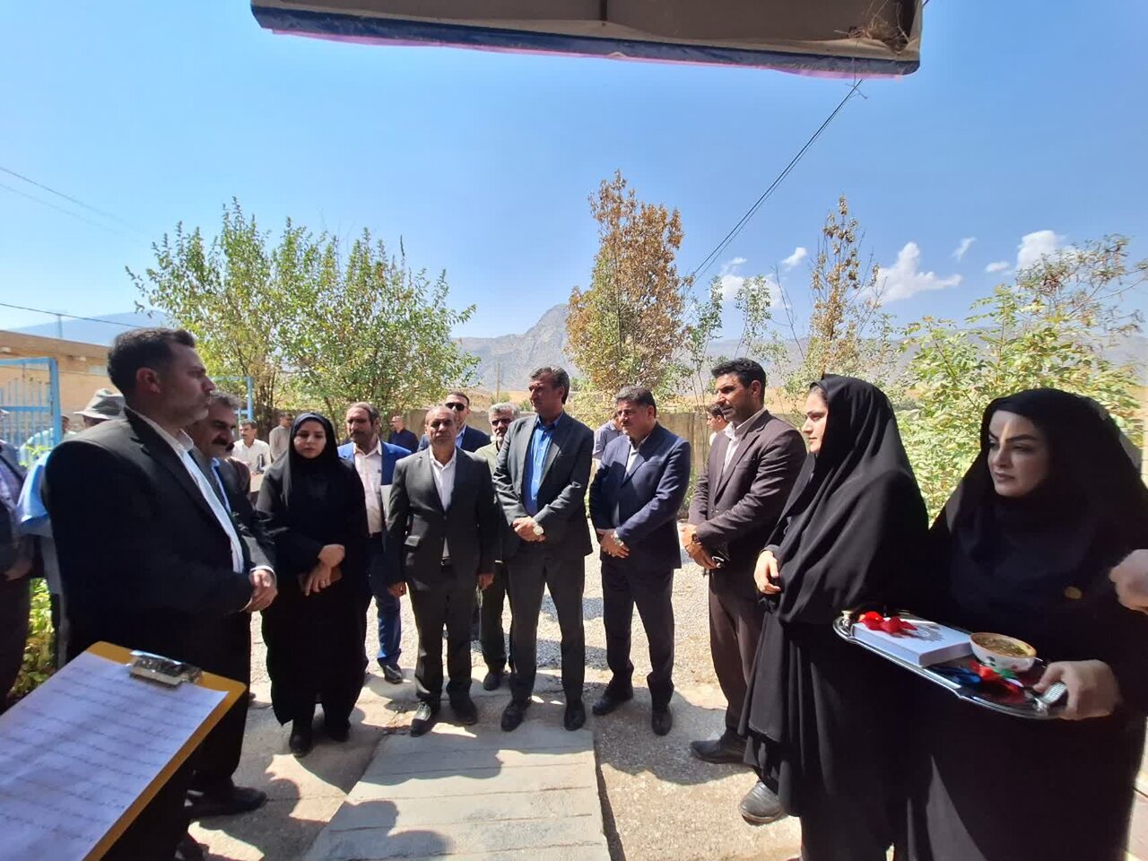 پیشخان خدمات کتابخانه‌ای شهید مومنی‌الوار روستای ارمو بازگشایی شد