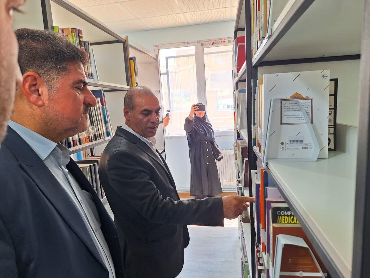 بازگشایی پیشخان خدمات کتابخانه‌ای شهید مومنی‌الوار روستای ارمو